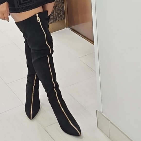 Thigh high boots - Picture 5 of 8